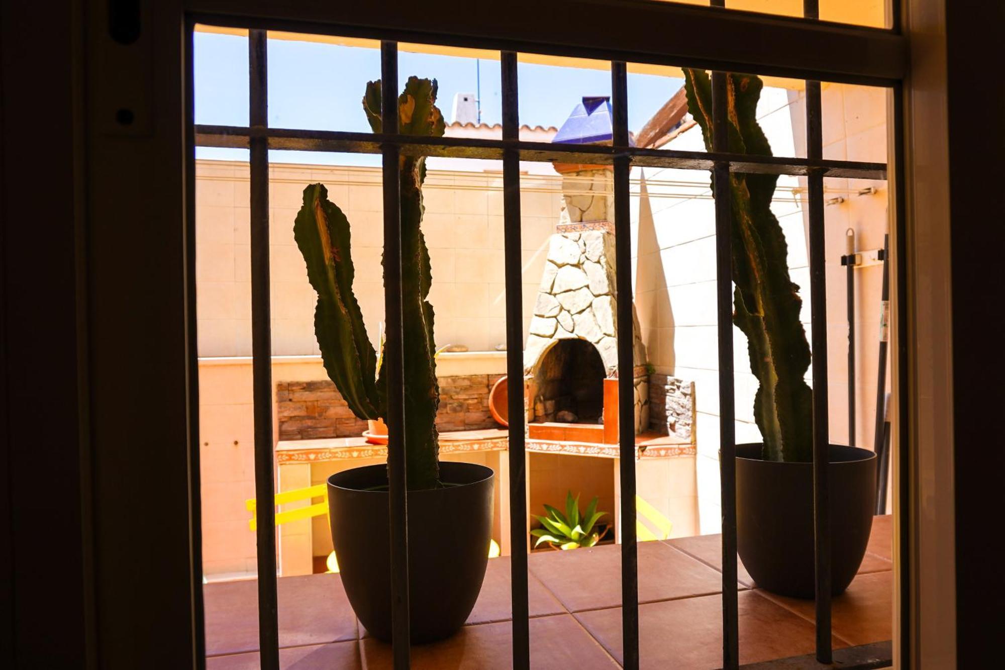 Family House 5 Min Walk To The And Old Town *